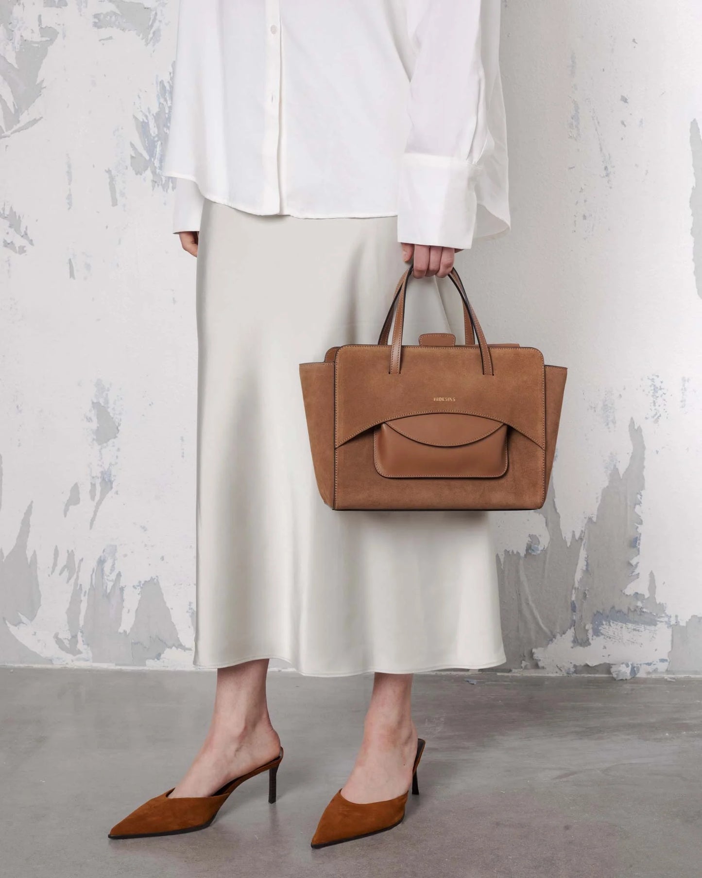 HIDESINS BORSA FLAP M SUEDE COGNAC