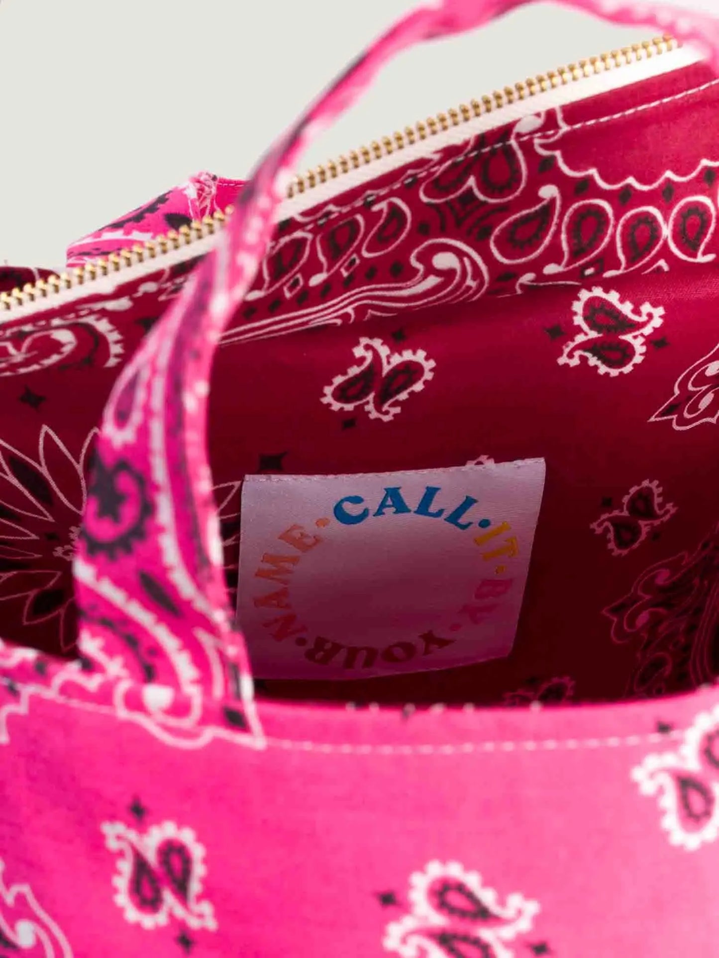 CALL IT YOUR BY NAME BORSA TRAPEZE FUCSIA