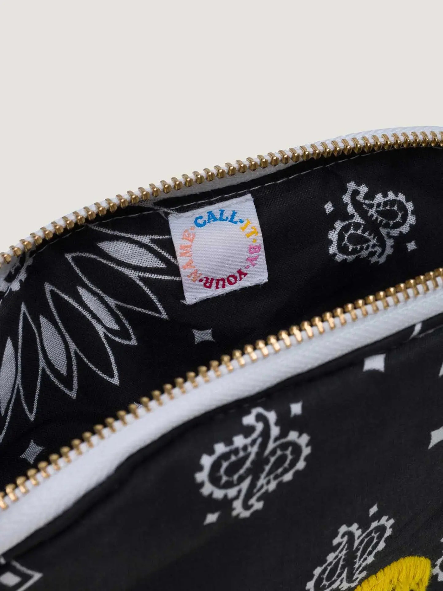 CALL IT BY YOUR NAME TROUSSE BLACK "SMILE"